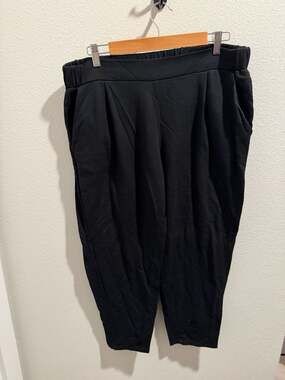 A New Day Women's Black Elastic Waist Pleated Tapered Pants Size L
